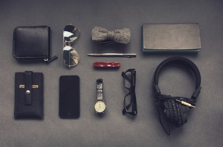 How to Choose Accessories That Make an Outfit Look More Refined
